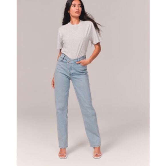 Abercrombie & Fitch Denim - ABERCROMBIE AND FITCH High Rise Dad Jean Asymmetrical Button Size 33L casual